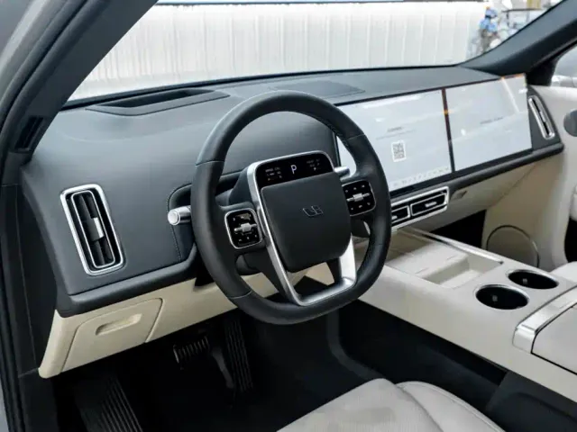 Li Auto L9 — Фото автомобиля 26