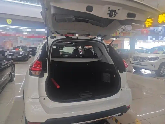 Nissan X-Trail — Фото автомобиля 18