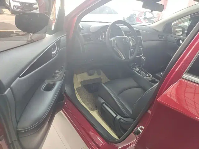 Nissan Tiida — Фото автомобиля 15