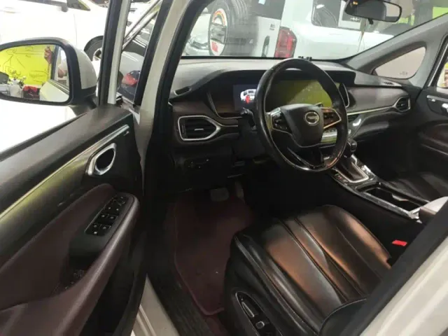 GAC Trumpchi M6 — Фото автомобиля 15