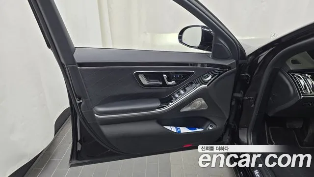 Mercedes-Benz S-Class — Фото автомобиля 19
