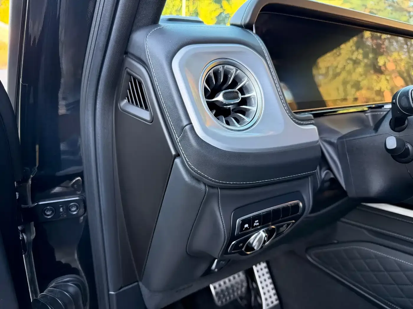 Mercedes-Benz Mercedes-Benz G-Class AMG 2023 AMG G 63 — Фото автомобиля 24