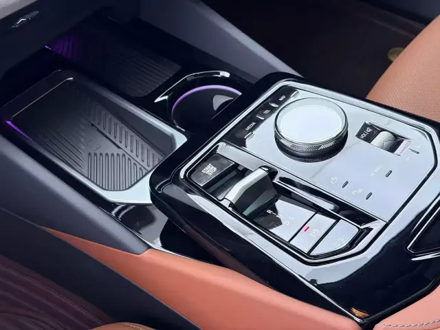 BMW 5 Series — Фото автомобиля 9