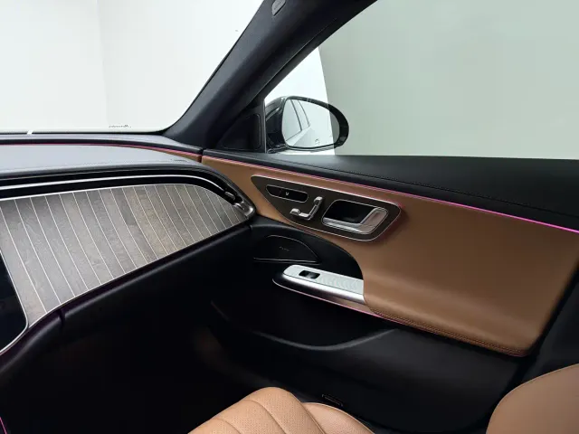 Mercedes-Benz E-Class — Фото автомобиля 11