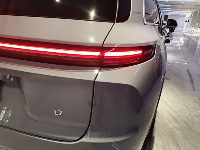 Li Auto L7 — Фото автомобиля 7