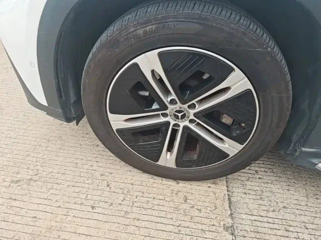 Mercedes-Benz EQE SUV — Фото автомобиля 22