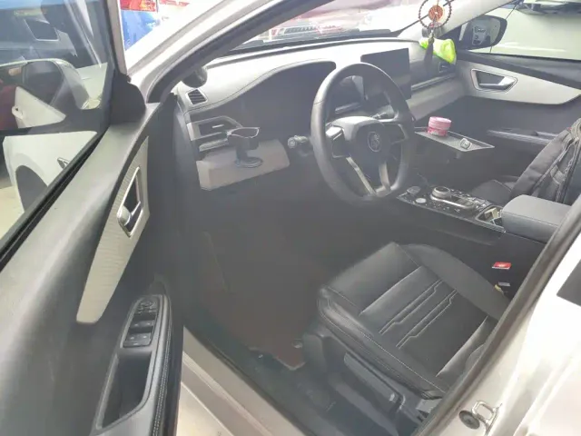BYD Qin — Фото автомобиля 15