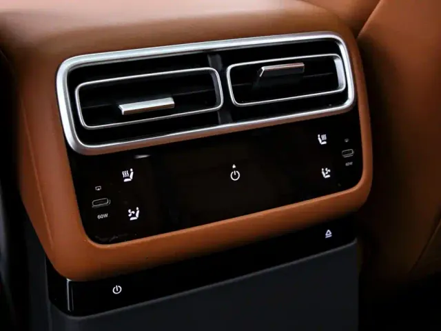Li Auto L7 — Фото автомобиля 16