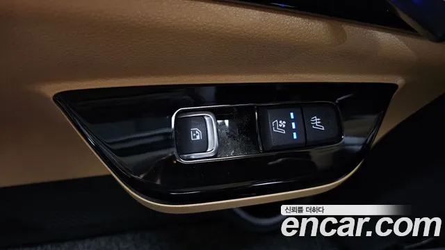 Kia Canival — Фото автомобиля 17