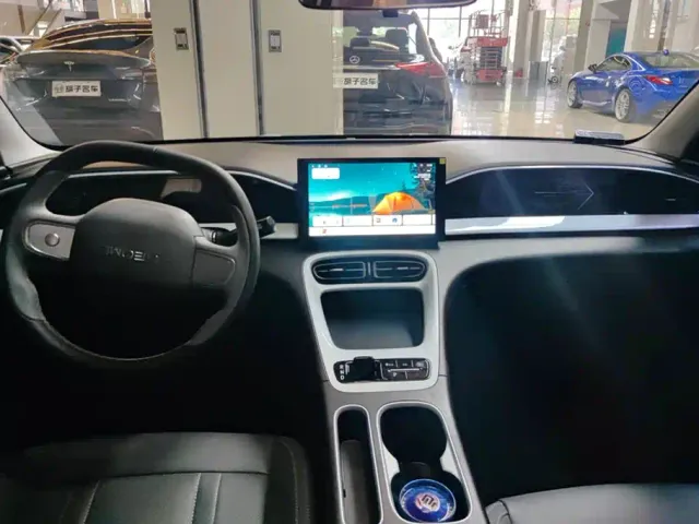 Geely Starry Wish — Фото автомобиля 12