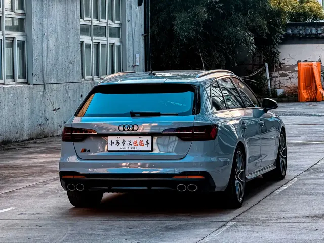 Audi S4 — Фото автомобиля 16