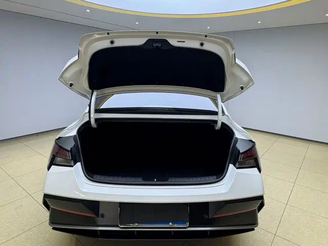 Hyundai Elantra — Фото автомобиля 7