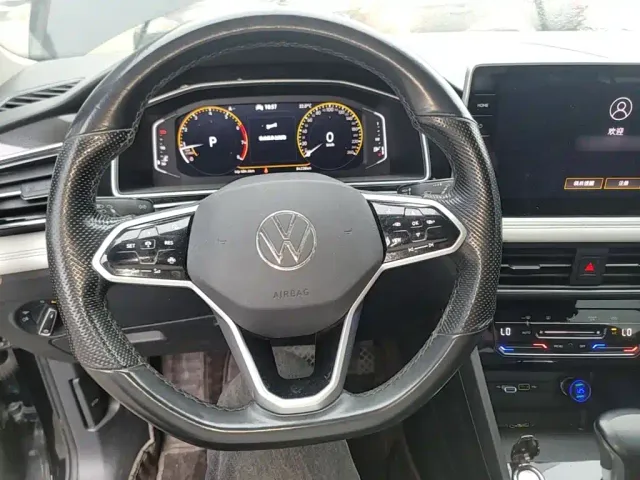 Volkswagen Tiguan L — Фото автомобиля 10