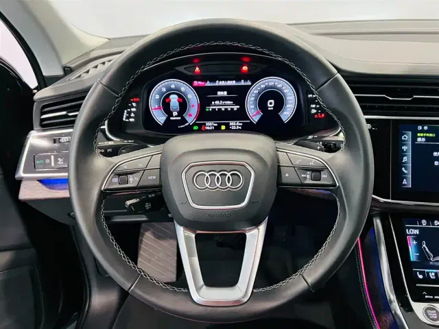 Audi Q7 — Фото автомобиля 12