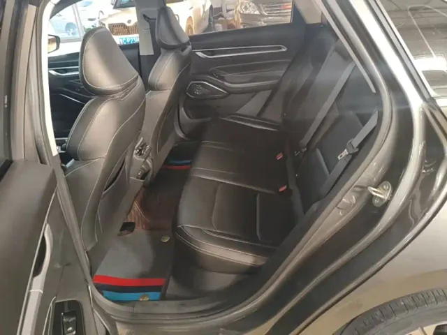 Geely Emgrand — Фото автомобиля 16