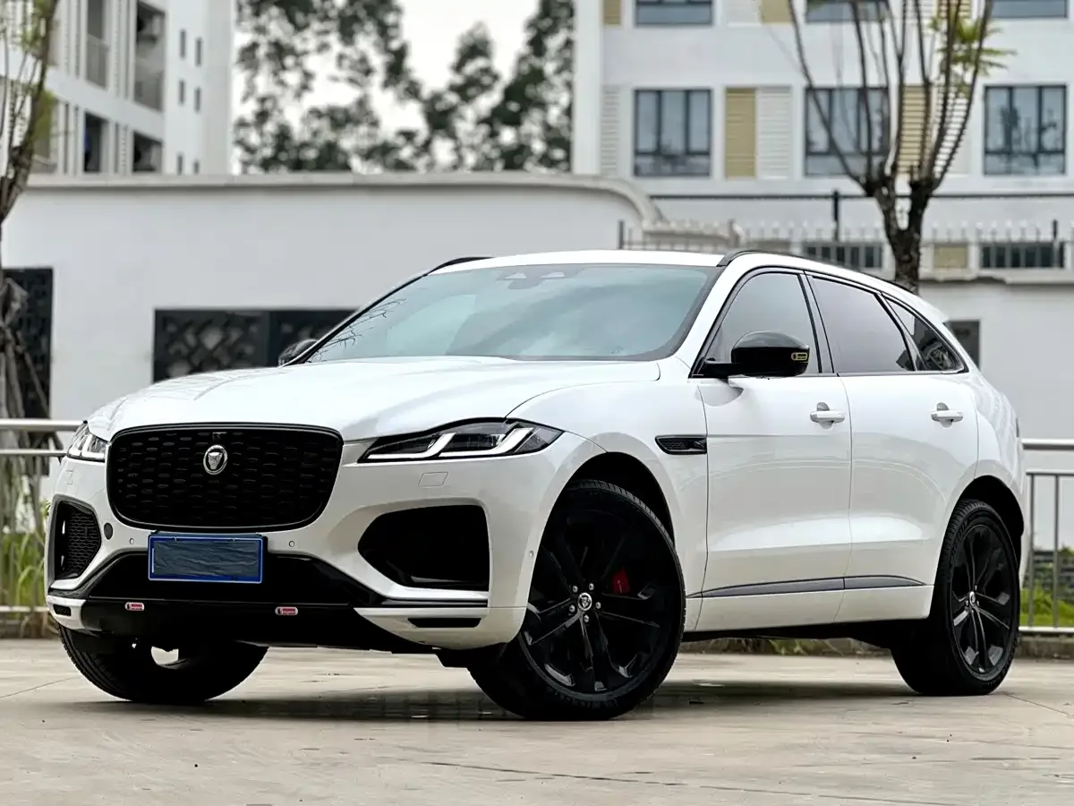 Фотография автомобиля — Jaguar F-Pace