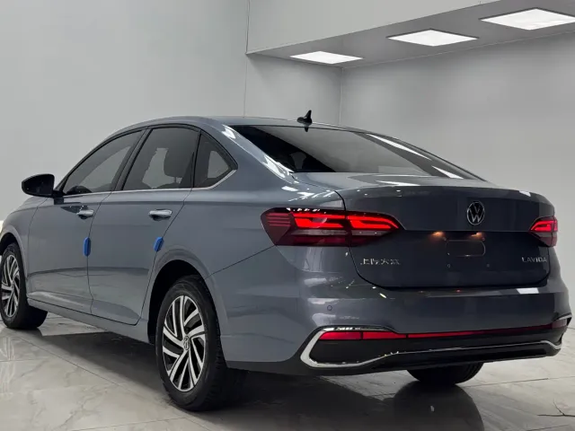 Volkswagen Lavida — Фото автомобиля 4