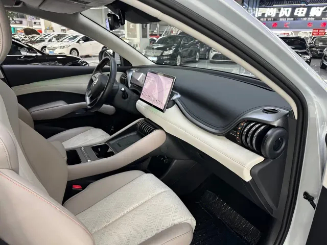 BYD Yuan PLUS — Фото автомобиля 17