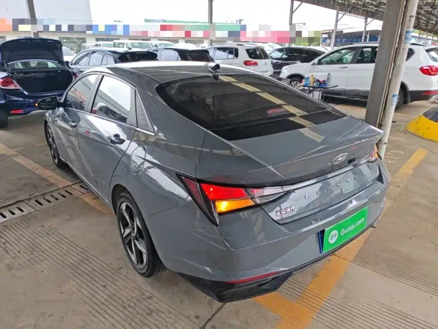 Hyundai Elantra — Фото автомобиля 4