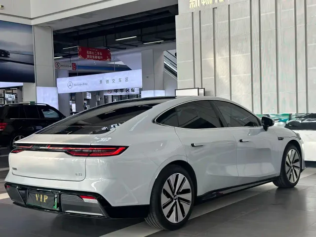 Geely Galaxy Galaxy E8 2024 665km RWD Starship Voyager Edition — Фото автомобиля 9