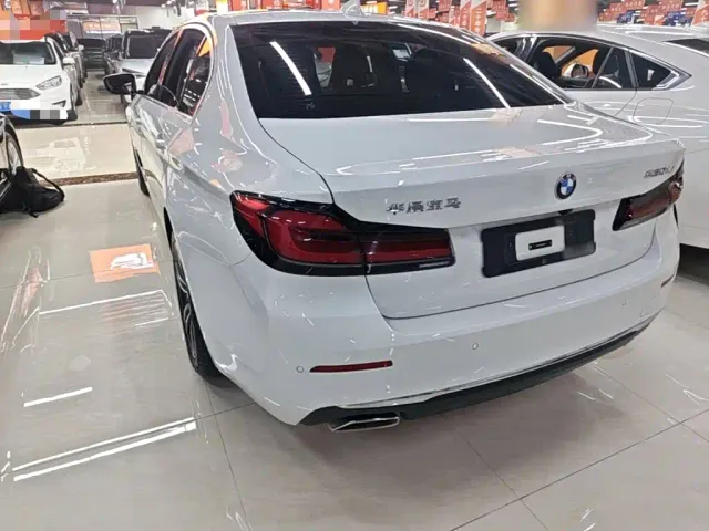 BMW 5 Series — Фото автомобиля 4