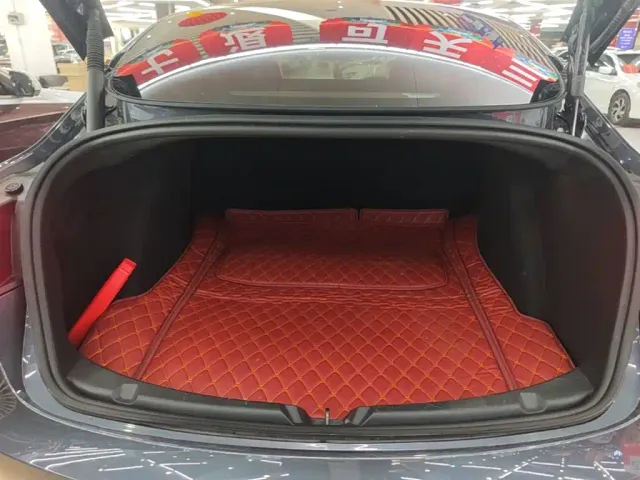 Tesla Model 3 — Фото автомобиля 18