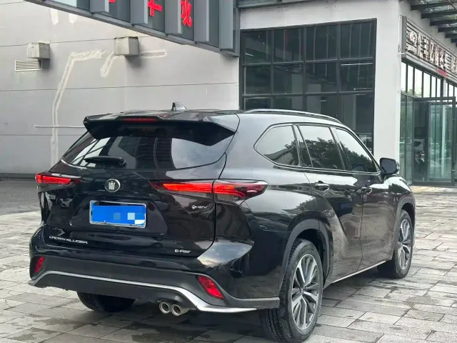 Toyota Crown Kluger — Фото автомобиля 4