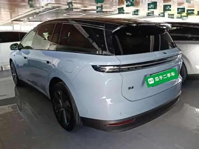 Li Auto i8 — Фото автомобиля 4
