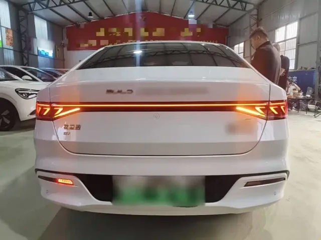 BYD Qin PLUS — Фото автомобиля 5