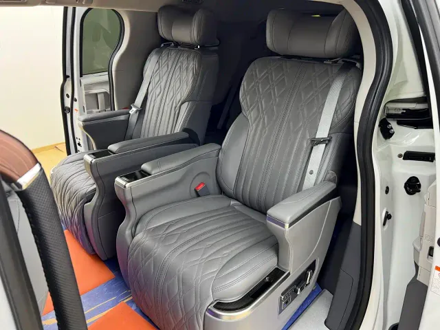 Toyota Granvia — Фото автомобиля 13