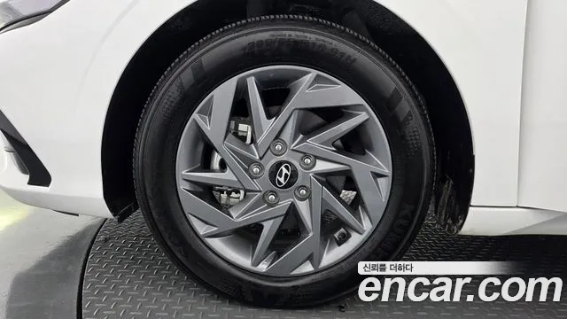 Hyundai Avante CN7 — Фото автомобиля 5
