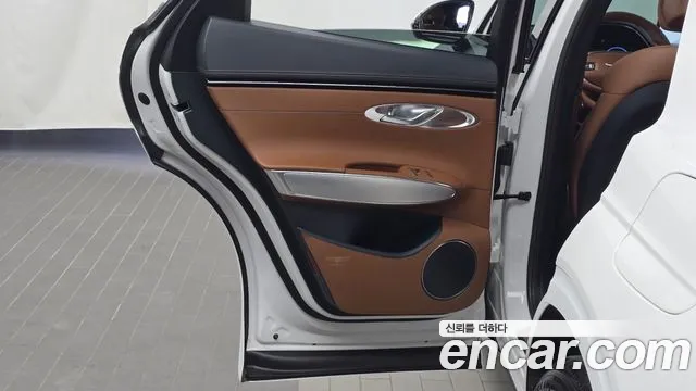Genesis GV70 — Фото автомобиля 14