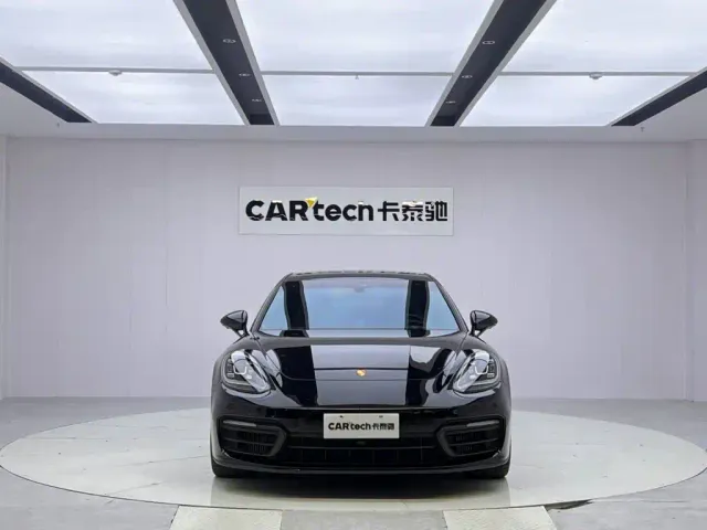 Porsche Panamera — Фото автомобиля 24