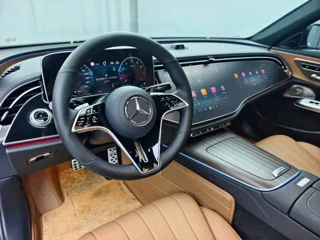 Mercedes-Benz E-Class — Фото автомобиля 10