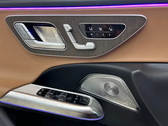 Mercedes-Benz E-Class — Фото автомобиля 7