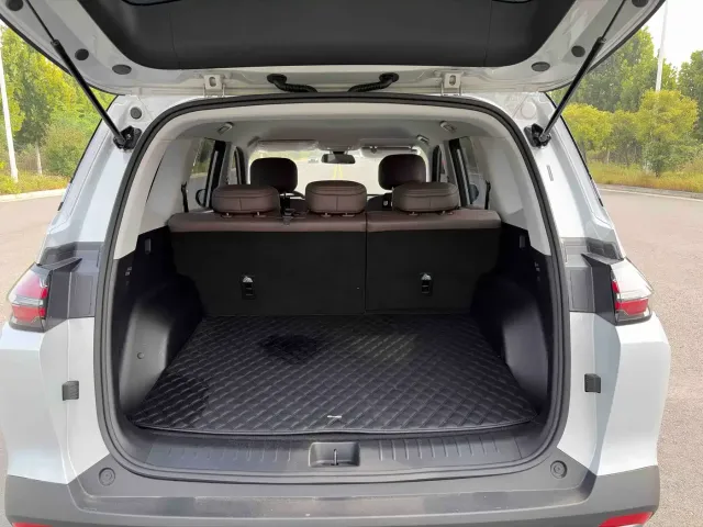 Wuling Motors Starlight 560 2025 Model Gasoline Version 5-seater — Фото автомобиля 12