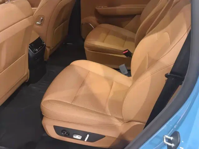 Li Auto ONE — Фото автомобиля 11