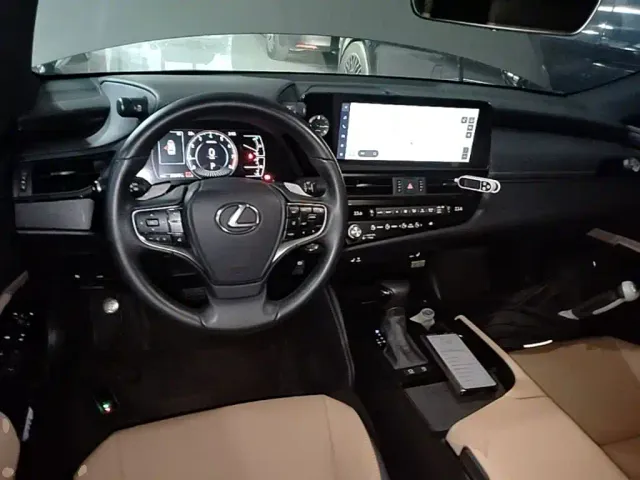 Lexus ES — Фото автомобиля 9