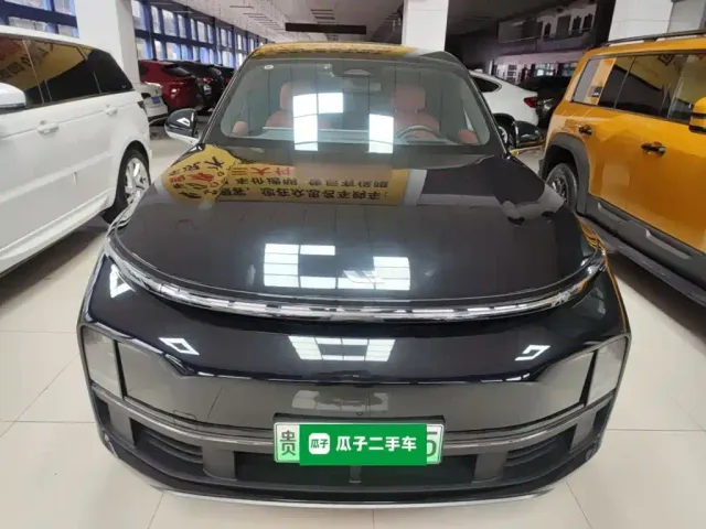 Li Auto L8 — Фото автомобиля 2