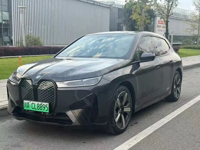 Фотография автомобиля — BMW iX