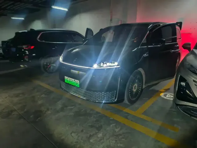 Фотография автомобиля — Luxeed Zunjie MPV