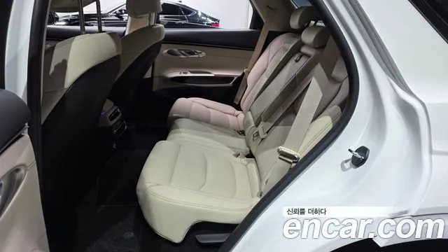 Genesis GV70 2.5T Бензин 2WD — Фото автомобиля 11