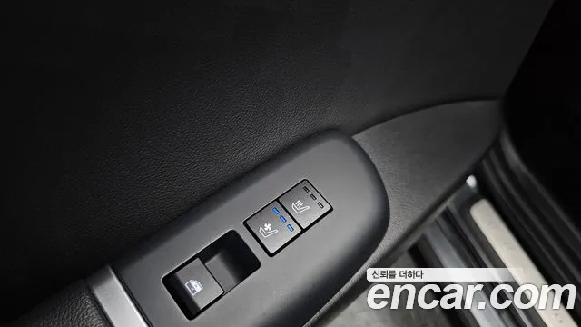 Hyundai Grandeur Grandeur (GN7) 2.5 Бензин 2WD — Фото автомобиля 24