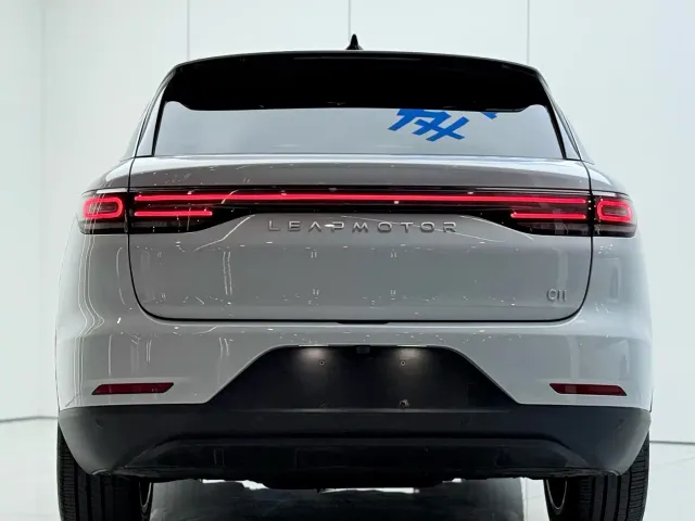 Leapmotor C11 — Фото автомобиля 15
