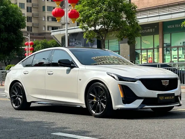 Cadillac CT5 — Фото автомобиля 3