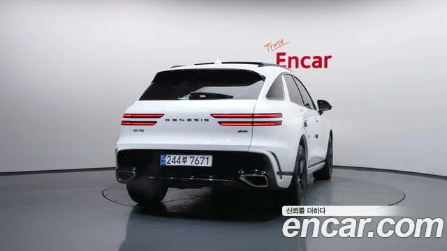 Genesis GV70 — Фото автомобиля 4