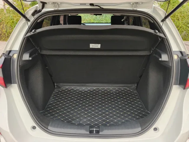 Honda Fit — Фото автомобиля 16