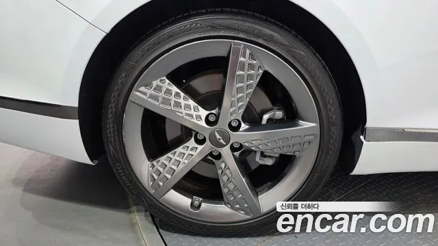 Genesis G80 Бензин 2.5 турбо AWD — Фото автомобиля 17