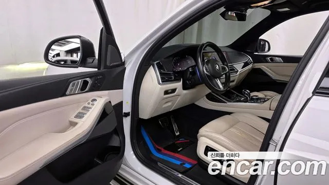 BMW X7 — Фото автомобиля 10