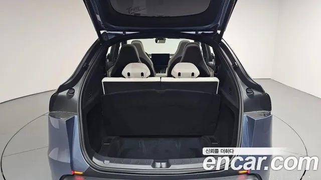 Tesla Model Y — Фото автомобиля 19